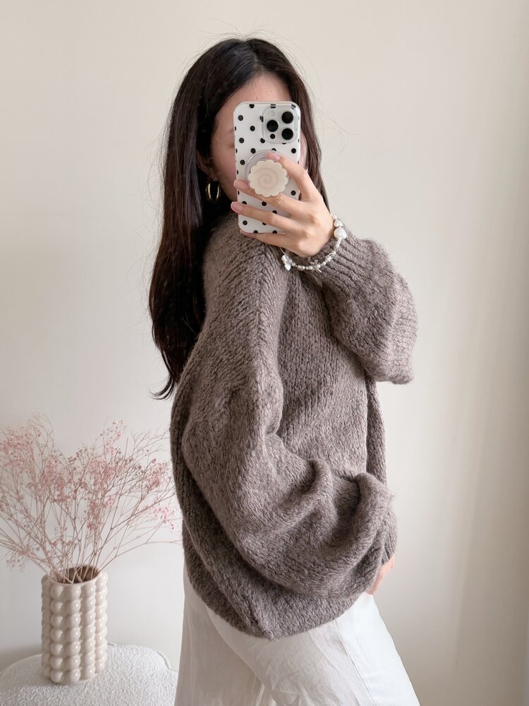 Caro Oversized Knit Sweater / Light Brown