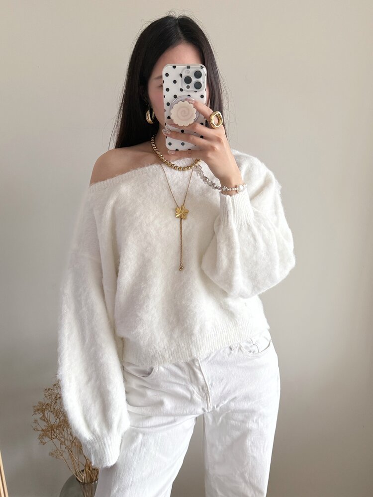 Sunmi Fluffy Knit Sweater / White