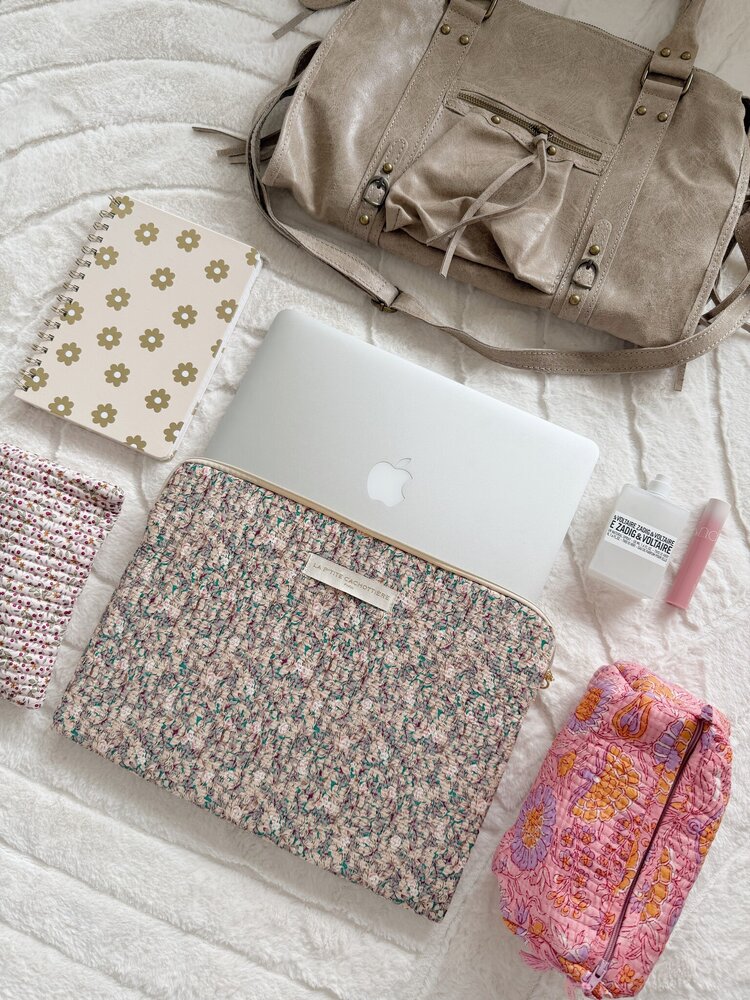 Belin Flower Laptop Pouch / Blue