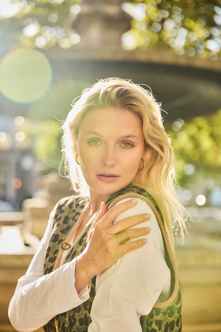 Gold Strass Hand Chain Bracelet