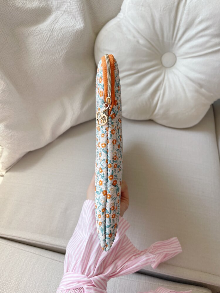 Belin Flower Laptop Pouch / Pink & Blue