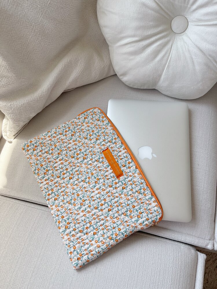 Belin Flower Laptop Pouch / Pink & Blue