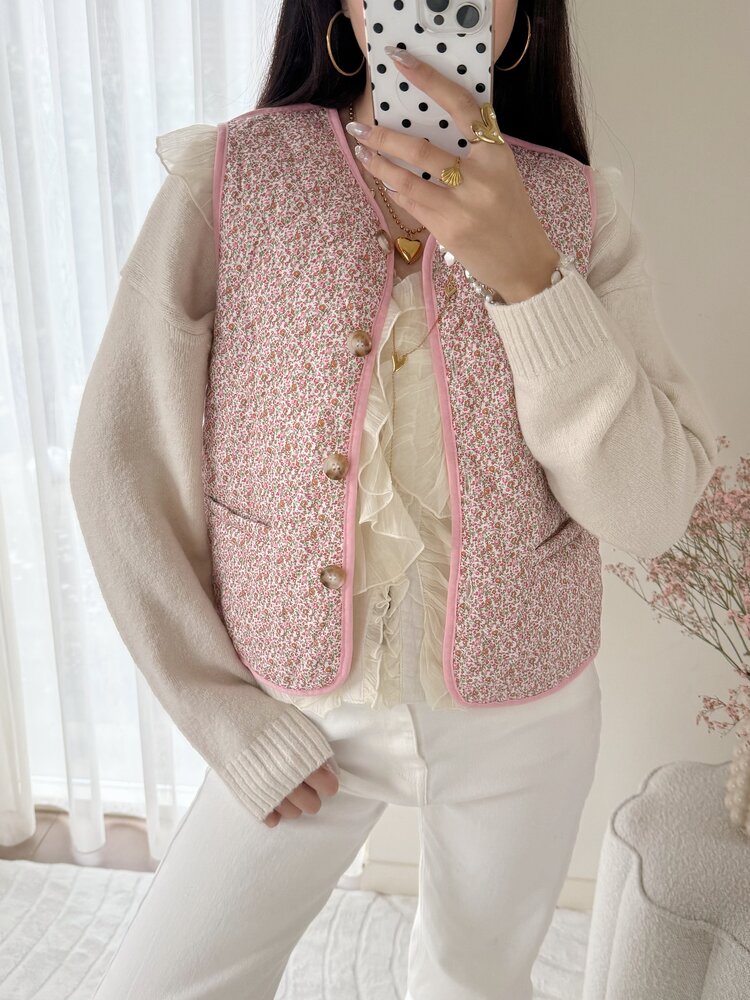 Suri Floral Quilted Waistcoat / Light Pink