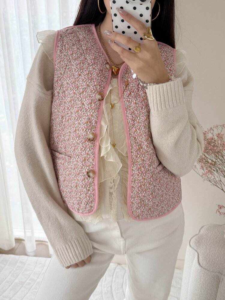 Suri Floral Quilted Waistcoat / Light Pink