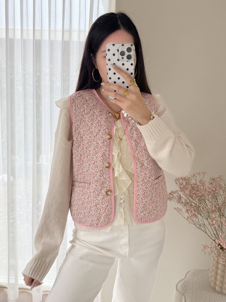 Suri Floral Quilted Waistcoat / Light Pink