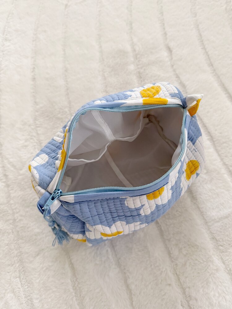 Bali Flower Pouch / Blue Daisy