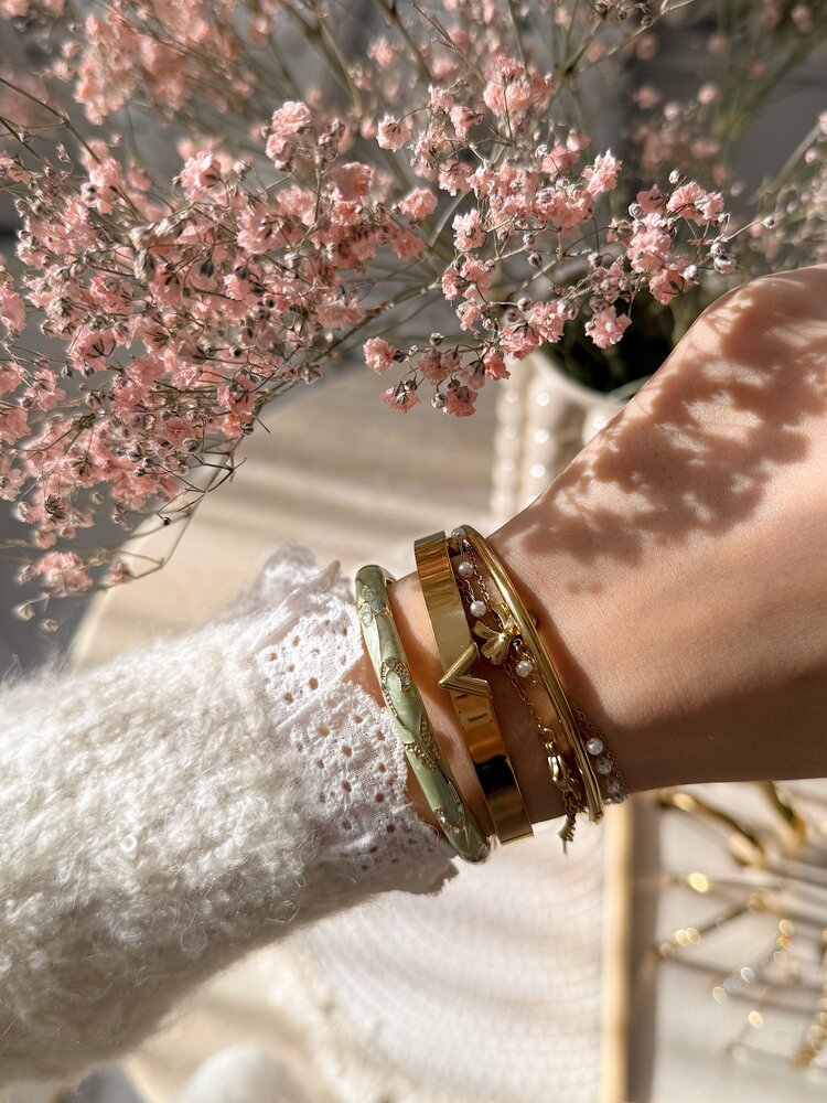 Gold Little V Bangle Bracelet