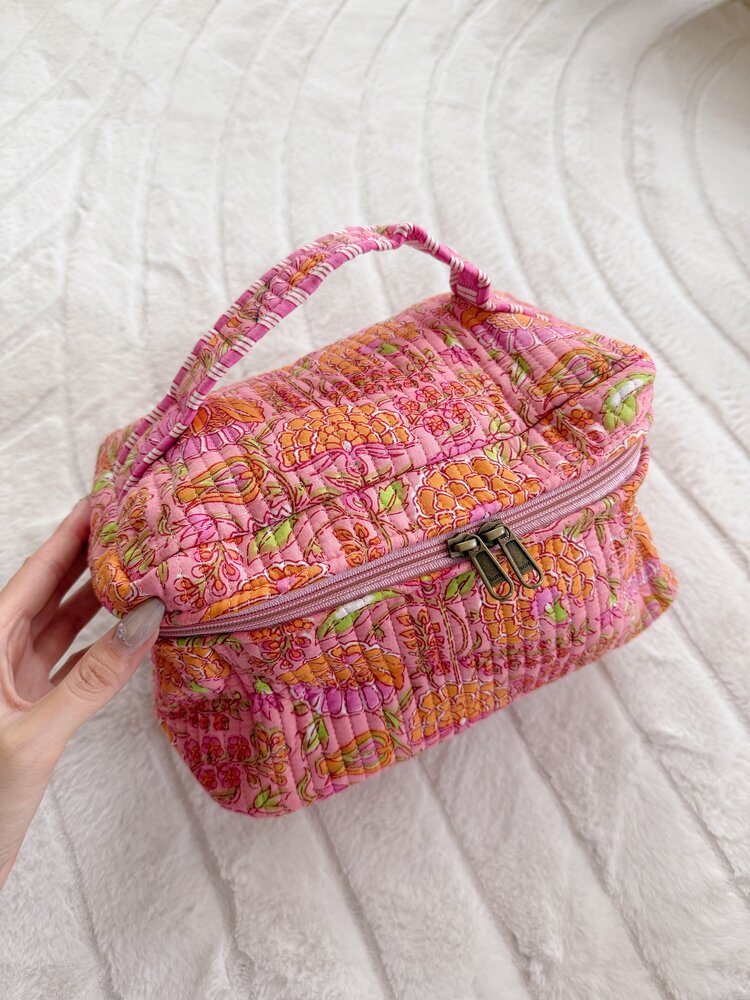 Malini Flower Toiletry Bag / Pink