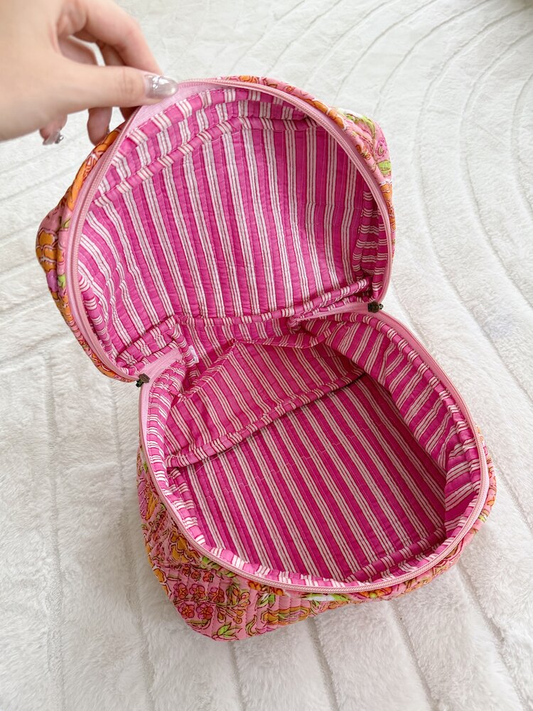 Malini Flower Toiletry Bag / Pink