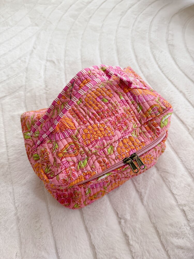 Malini Flower Toiletry Bag / Pink