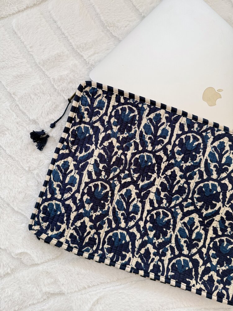 Evia Flower Laptop Pouch / Navy Blue (16 inch)