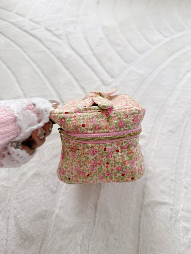 Rosa Flower Toiletry Bag / Light Pink & Green