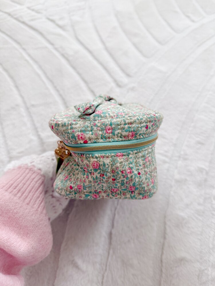 Rosa Flower Toiletry Bag / Light Green