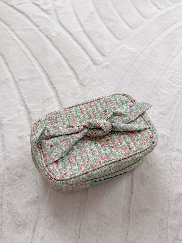 Rosa Flower Toiletry Bag / Light Green