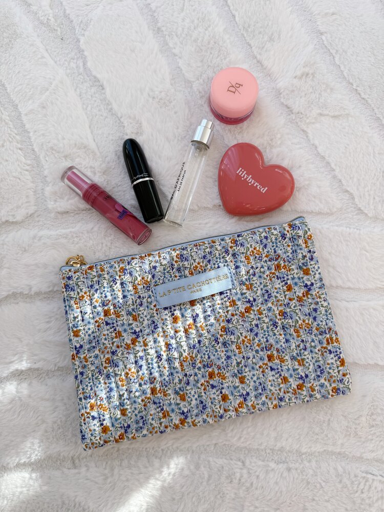 Lizzie Flower Pouch / Light Blue