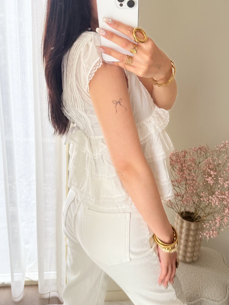 Emi Lace Ruffle Top / White
