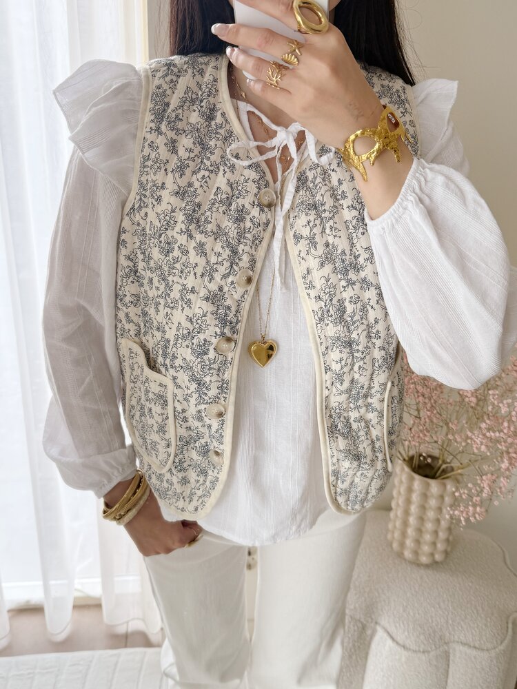 Maudy Floral Quilted Waistcoat / Beige & Blue