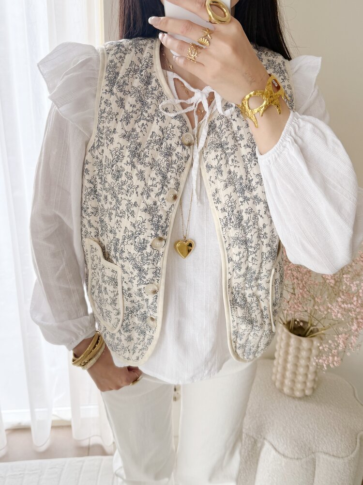 Maudy Floral Quilted Waistcoat / Beige & Blue
