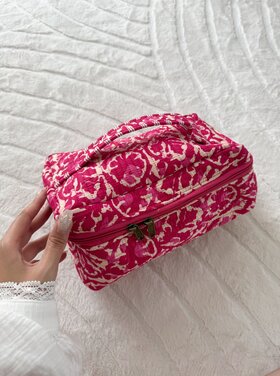 Malini Flower Toiletry Bag / Fuchsia