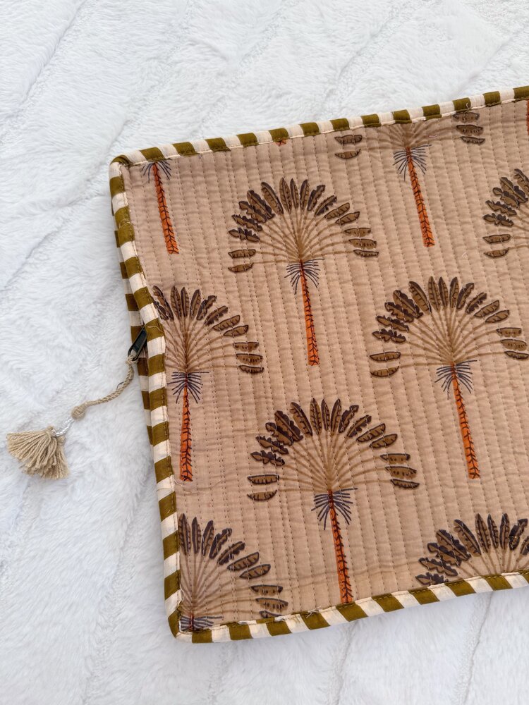 Evia Palm Tree Laptop Pouch / Brown (16 inch)
