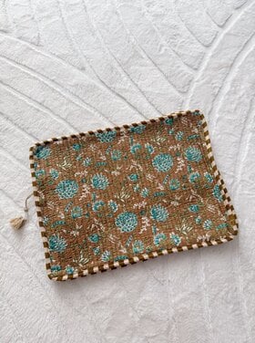 Evia Flower Laptop Pouch / Brown & Blue (16 inch)