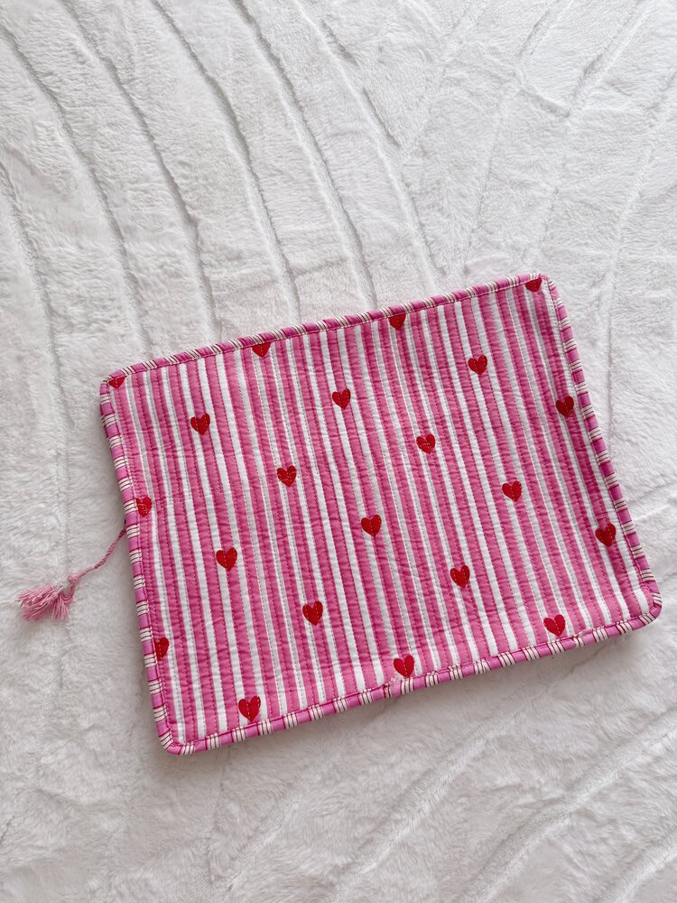 Evia Heart Laptop Pouch / Pink (16 inch)