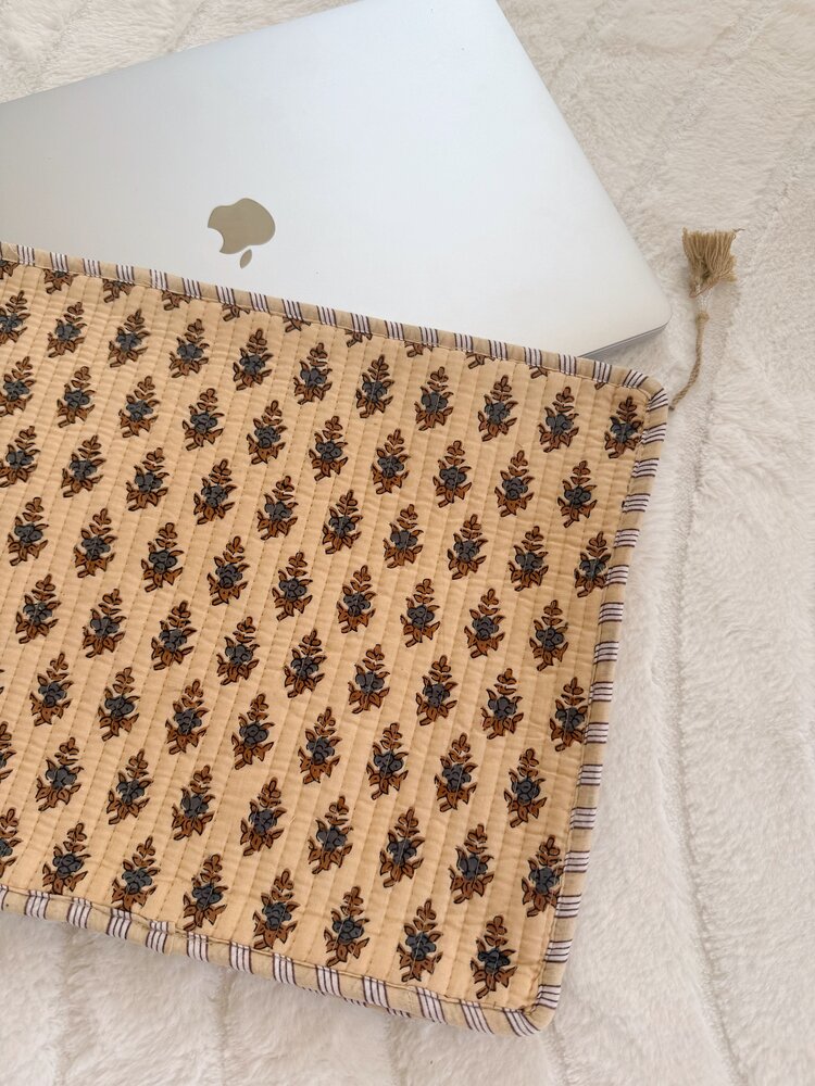 Evia Flower Laptop Sleeve / Beige (16 inch)