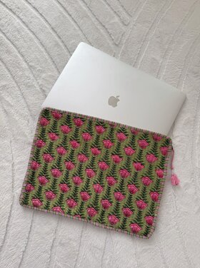 Evia Flower Laptop Sleeve / Green (16 inch)