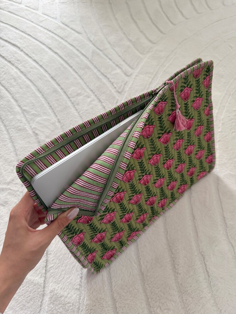 Evia Flower Laptop Sleeve / Green (16 inch)