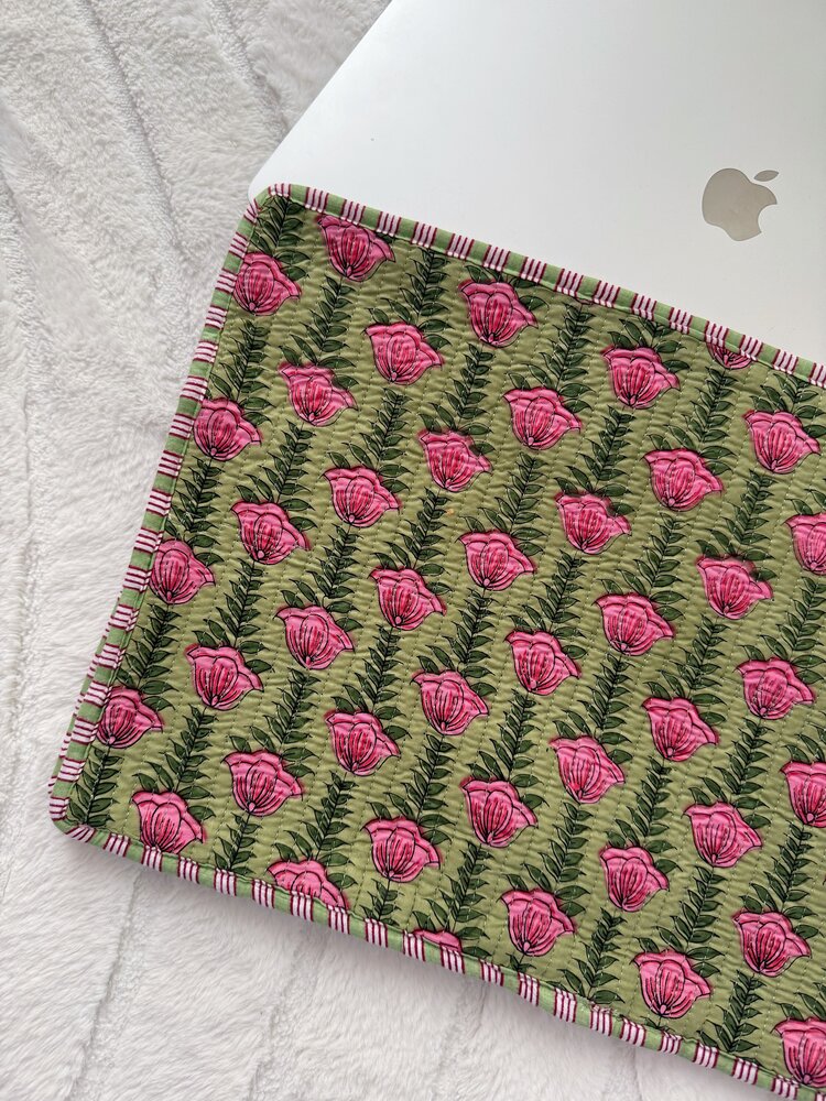 Evia Flower Laptop Sleeve / Green (16 inch)