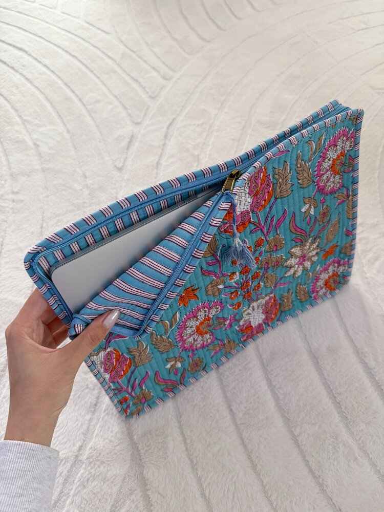 Evia Flower Laptop Sleeve / Sea Blue (16 inch)