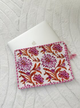 Evia Flower Laptop Sleeve / White & Pink (16 inch)