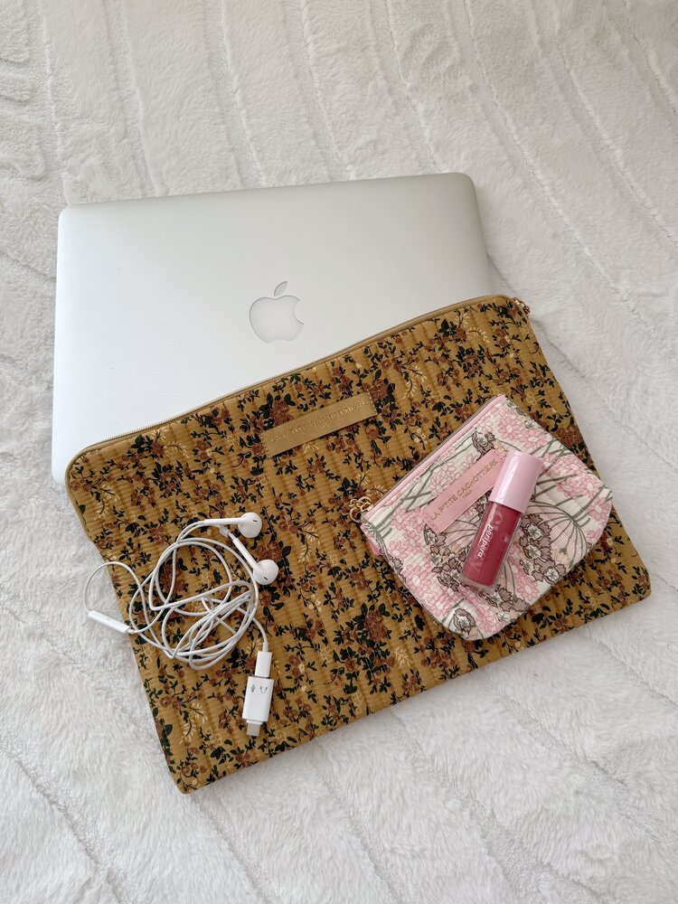 Belin Flower Laptop Sleeve / Mustard Yellow (13 inch)