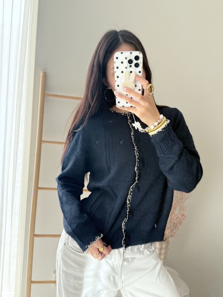 Bodil Floral Frill Knit Cardigan / Navy Blue