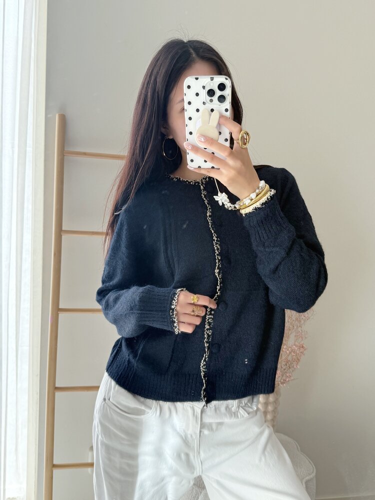Bodil Floral Frill Knit Cardigan / Navy Blue