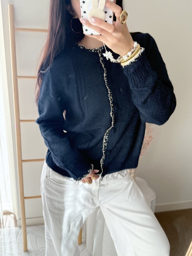 Bodil Floral Frill Knit Cardigan / Navy Blue