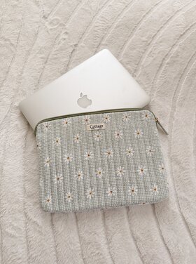 Cara Daisy Laptop Sleeve / Green (13 inch)