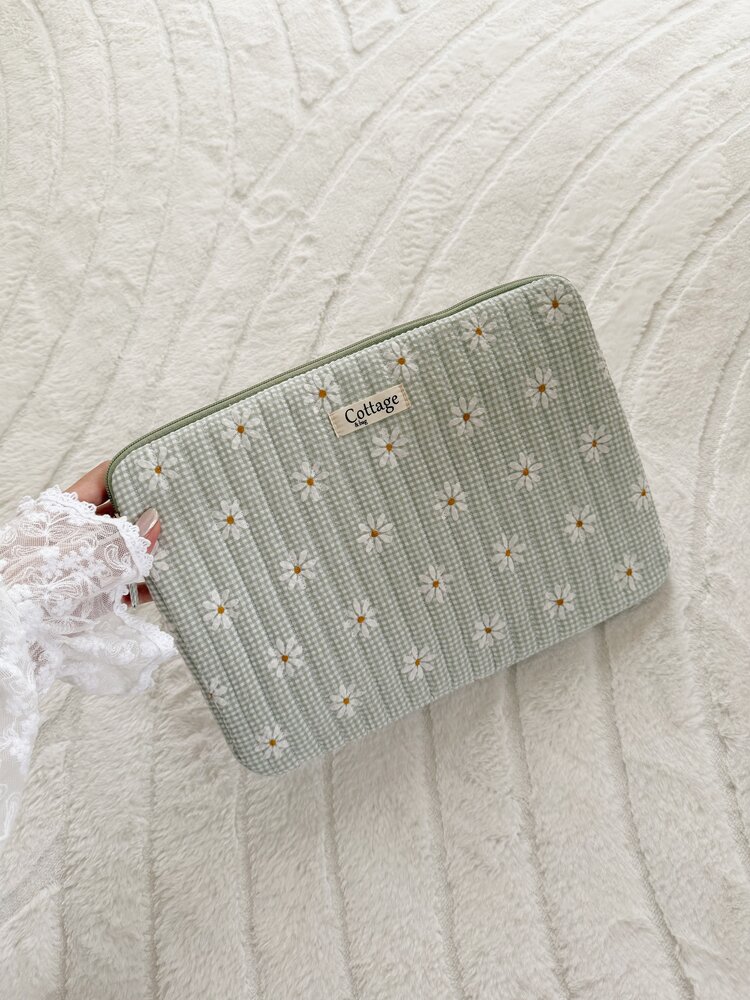 Cara Daisy Laptop Sleeve / Green (13 inch)