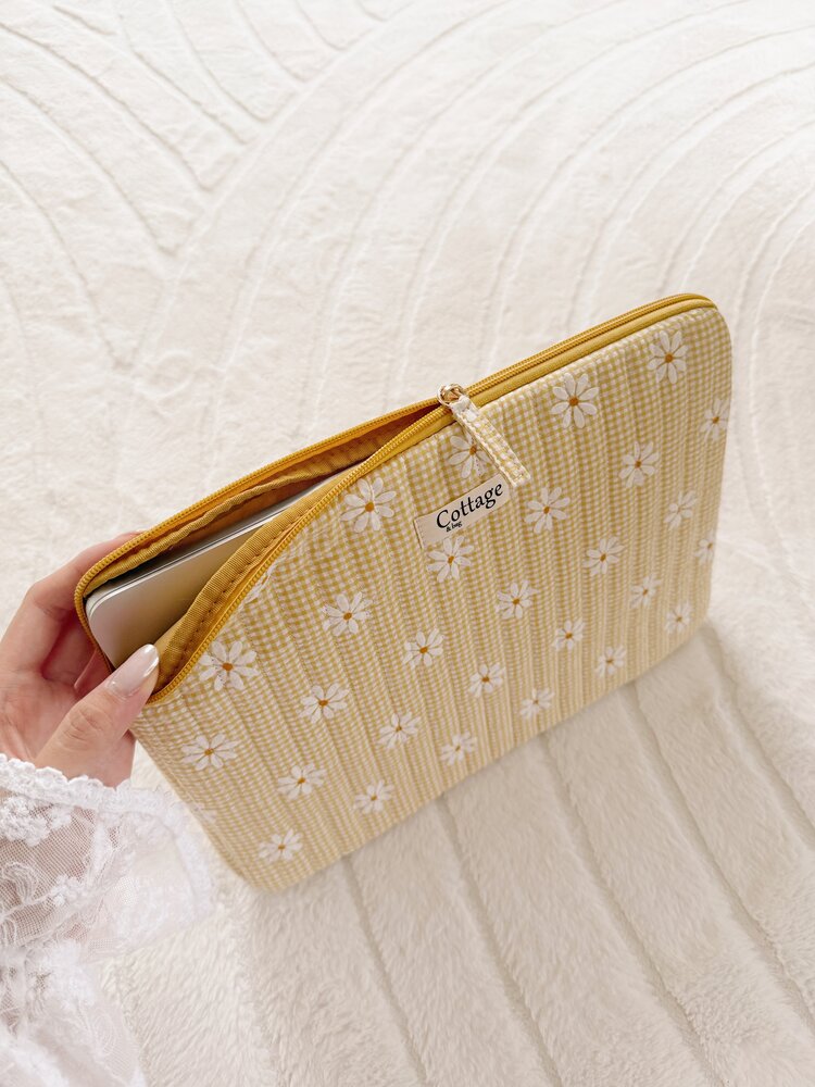 Cara Daisy Laptop Sleeve / Yellow (13 inch)