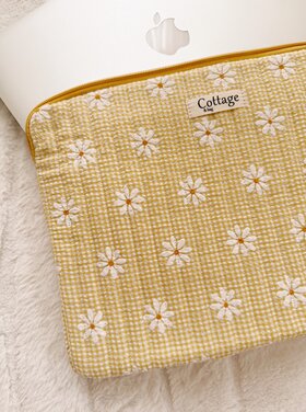 Cara Daisy Laptop Sleeve / Yellow (13 inch)