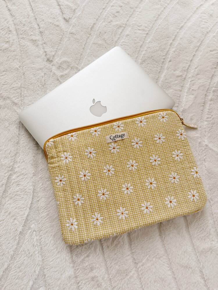 Cara Daisy Laptop Sleeve / Yellow (13 inch)