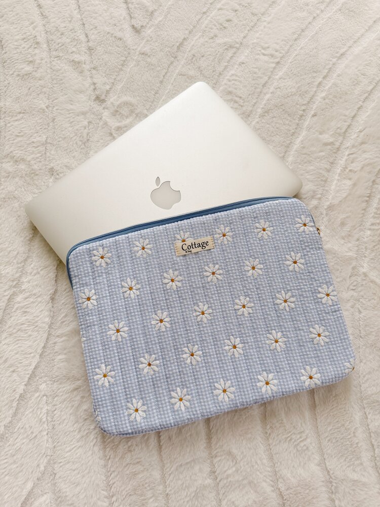 Cara Daisy Laptop Sleeve / Blue (13 inch)