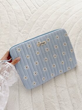 Cara Daisy Laptop Sleeve / Blue (13 inch)