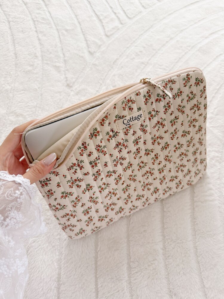 Cara Flower Laptop Sleeve / Red rust (13 inch)