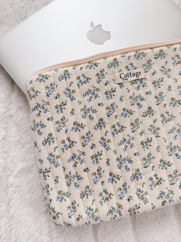 Cara Flower Laptop Sleeve / Blue (13 inch)