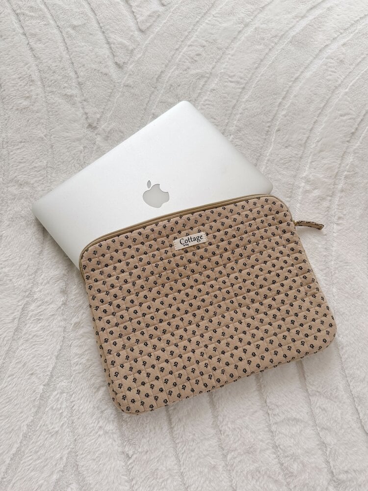 Cara Flower Quilt Laptop Sleeve / Latte (13 inch)