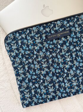 Belin Flower Laptop Sleeve / Navy Blue (14 inch)