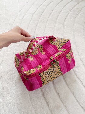 Malini Tiger Toiletry Bag / Pink