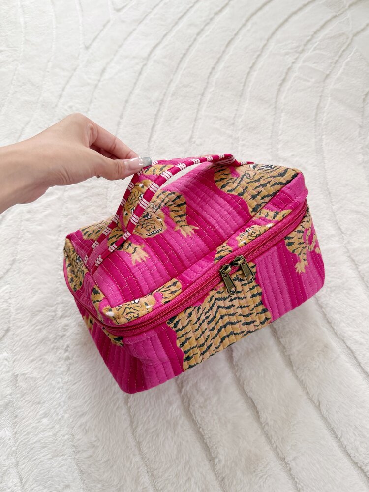 Malini Tiger Toiletry Bag / Pink