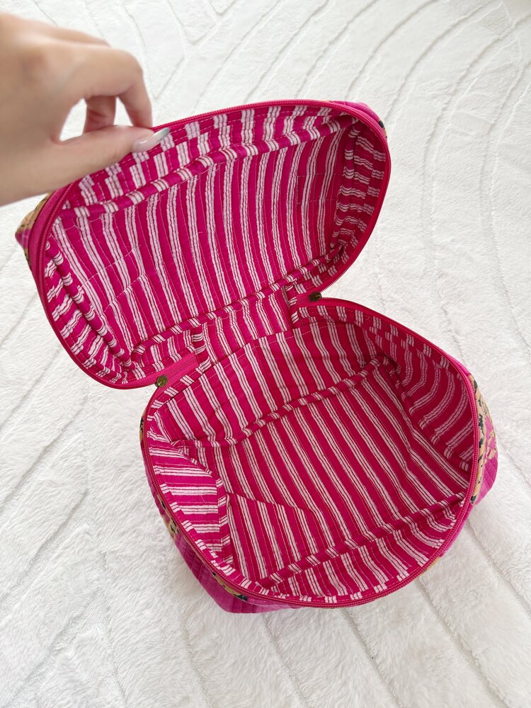 Malini Tiger Toiletry Bag / Pink
